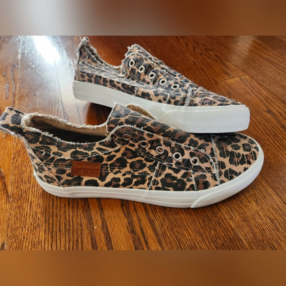 Women's sneakers